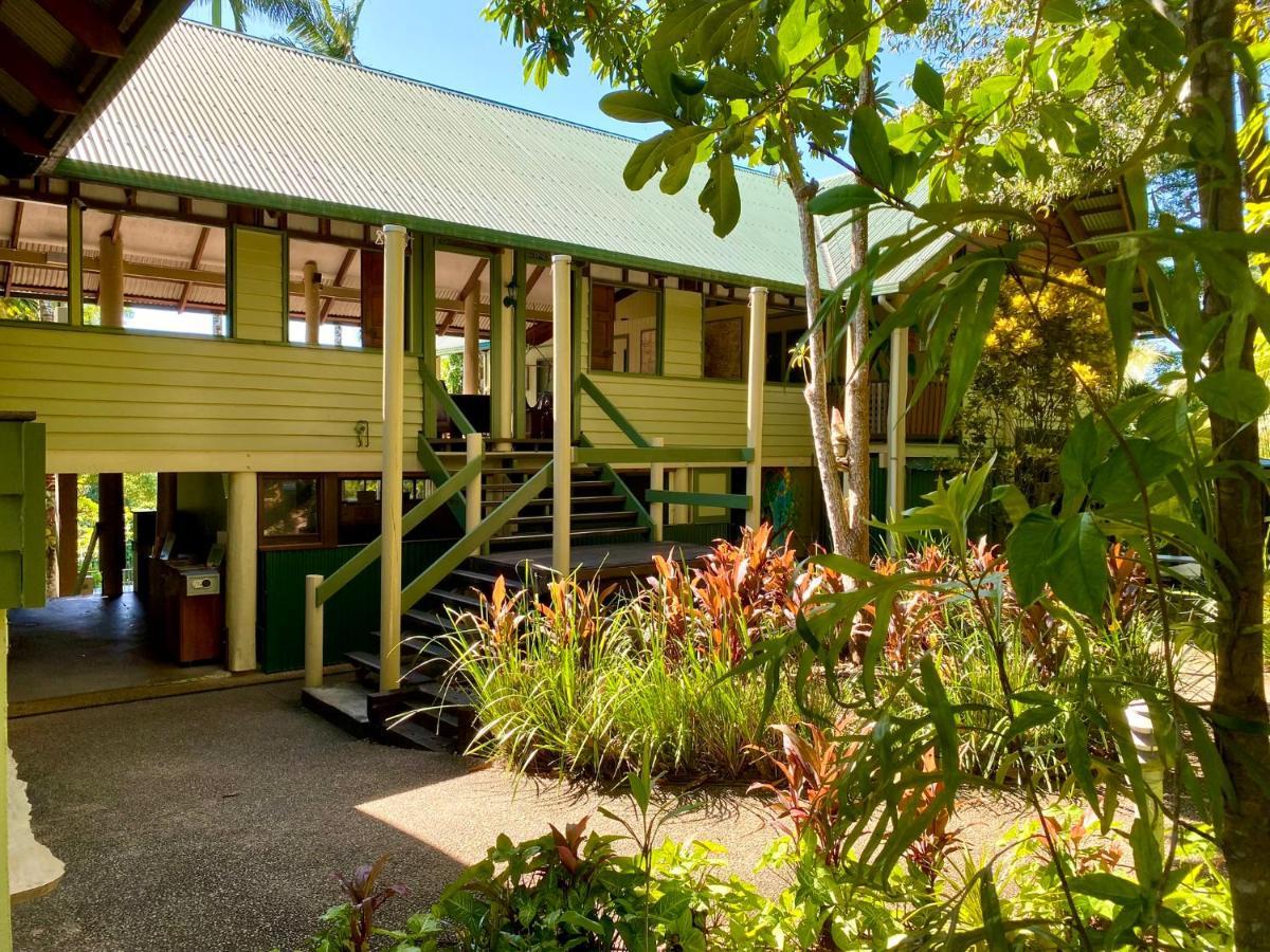 Хостел Jackaroo Treehouse Rainforest Retreat Мішн-Біч Екстер'єр фото